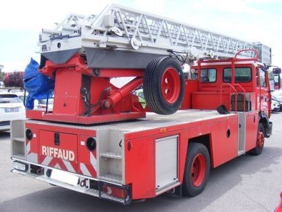 Renault Midliner M180 Drehleiter Feuerwehr EPSA23.5 1999 - Truck mounted aerial platform: picture 4 Renault Midliner M180 Drehleiter Feuerwehr EPSA23.5 1999 - Truck mounted aerial platform: picture 4