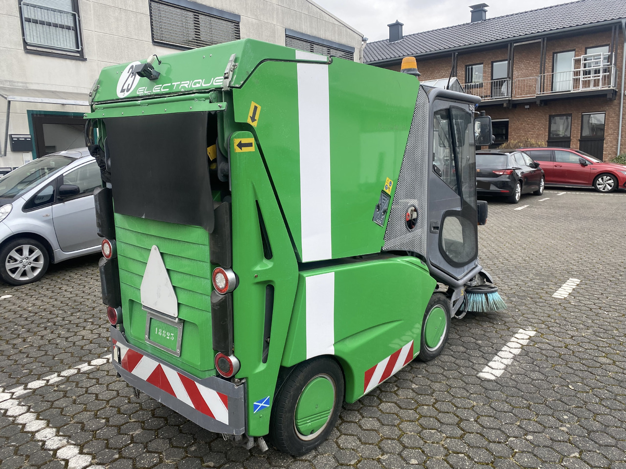 TENNANT Green Machines 500 ZE electric 500 ZE - Road sweeper: picture 2 TENNANT Green Machines 500 ZE electric 500 ZE - Road sweeper: picture 2