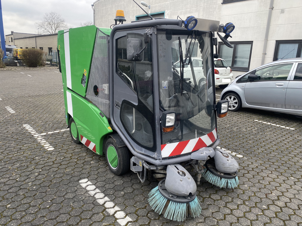 TENNANT Green Machines 500 ZE electric 500 ZE - Road sweeper: picture 3 TENNANT Green Machines 500 ZE electric 500 ZE - Road sweeper: picture 3