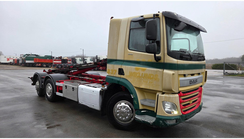 DAF CF 370 6X2*4 - Hook lift truck: picture 2 DAF CF 370 6X2*4 - Hook lift truck: picture 2