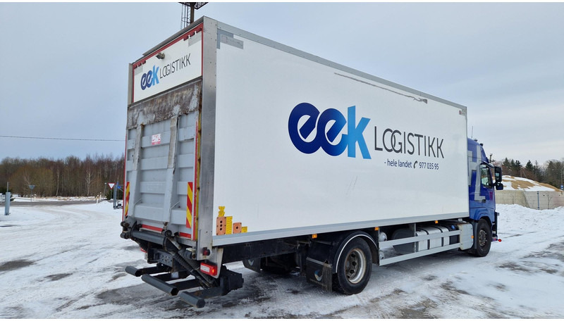 Volvo FM330 4X2 - Box truck: picture 3 Volvo FM330 4X2 - Box truck: picture 3