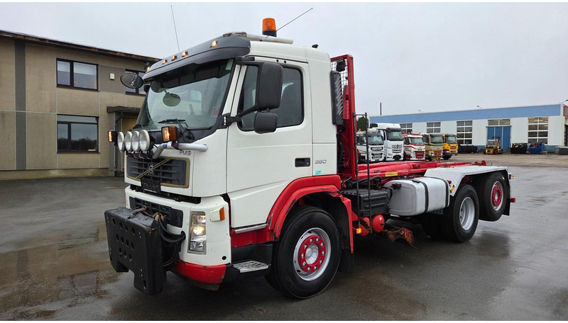 Volvo FM380 6X2*4 plow - Hook lift truck: picture 1 Volvo FM380 6X2*4 plow - Hook lift truck: picture 1