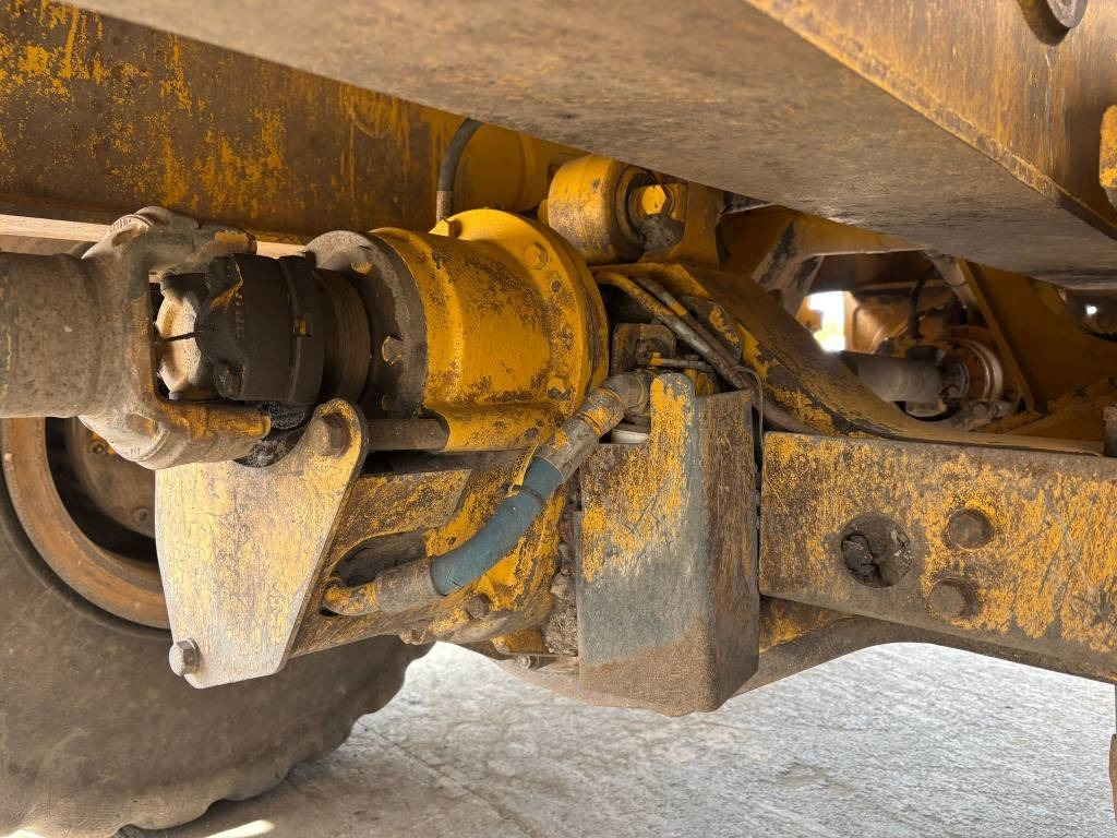 Articulated dumper Bell B 30 E: picture 26