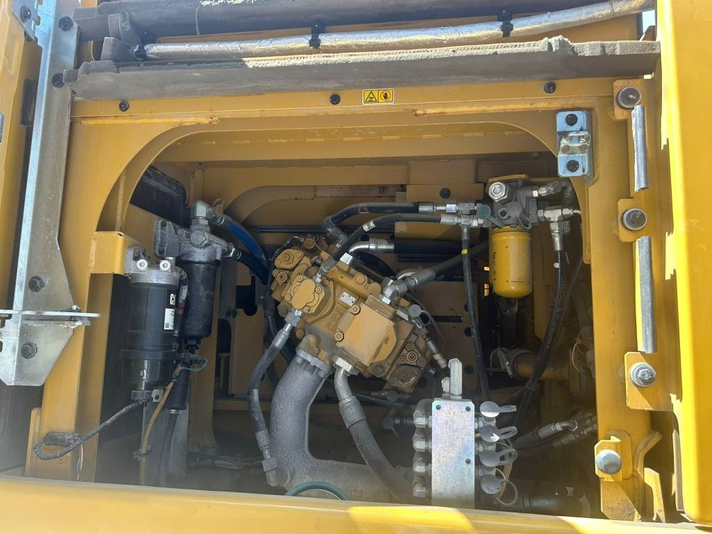 Crawler excavator CAT 330 FL (Under Preparation): picture 7