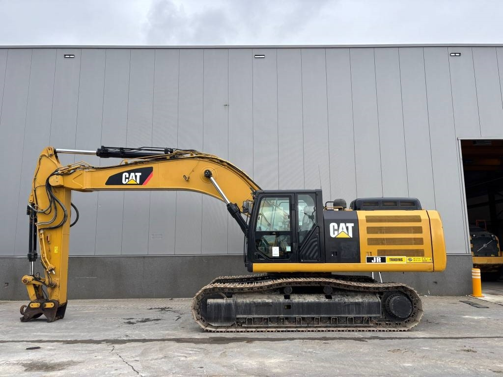 CAT 336F L XE (New Undercarriage)  - Crawler excavator: picture 2 CAT 336F L XE (New Undercarriage)  - Crawler excavator: picture 2