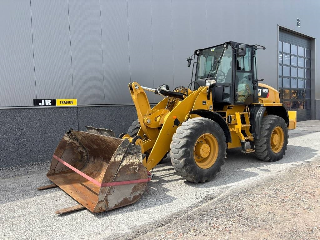 CAT 918 M  - Wheel loader: picture 2 CAT 918 M  - Wheel loader: picture 2
