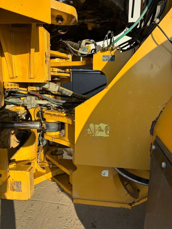 Wheel loader CAT 972 K: picture 21