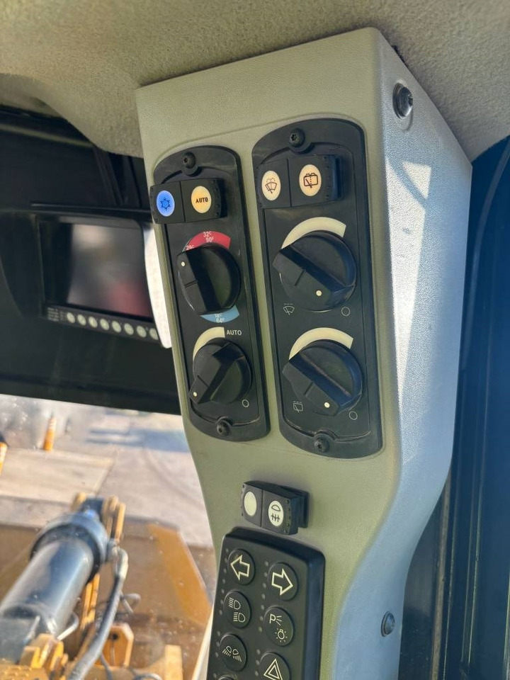 Wheel loader CAT 972 K: picture 16