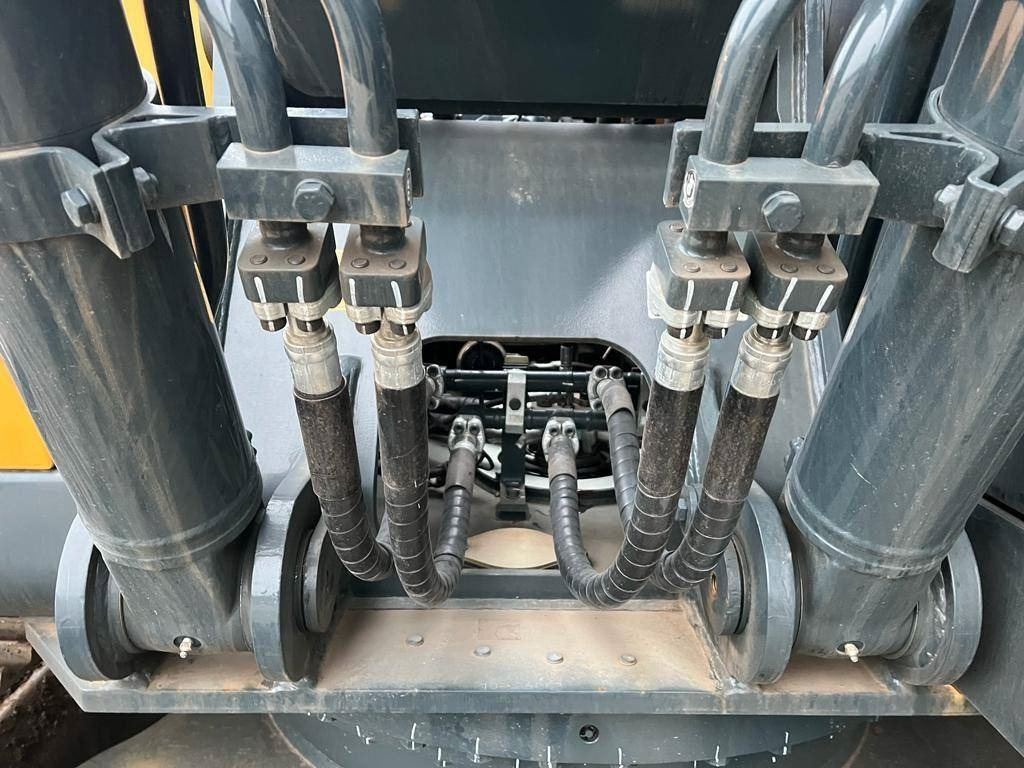 Crawler excavator Hyundai R 210: picture 26 Crawler excavator Hyundai R 210: picture 26