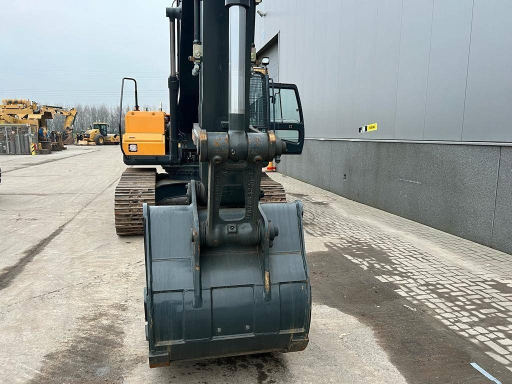 Crawler excavator Hyundai R 210: picture 14 Crawler excavator Hyundai R 210: picture 14