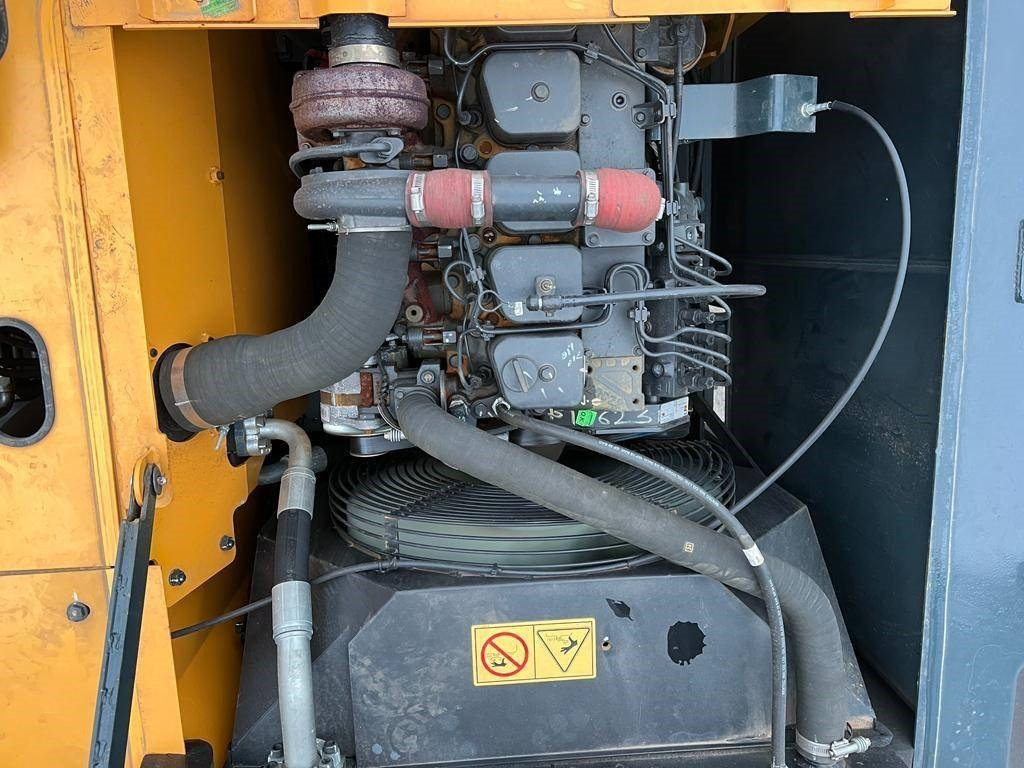 Crawler excavator Hyundai R 210: picture 23 Crawler excavator Hyundai R 210: picture 23