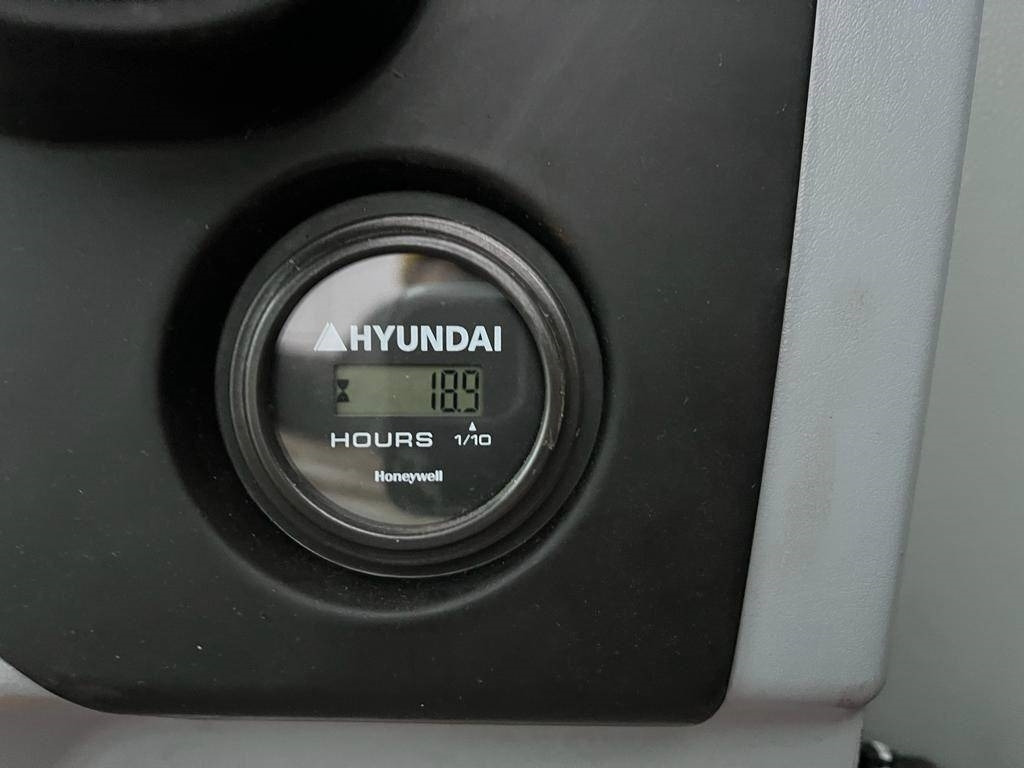 Crawler excavator Hyundai R 210: picture 10 Crawler excavator Hyundai R 210: picture 10