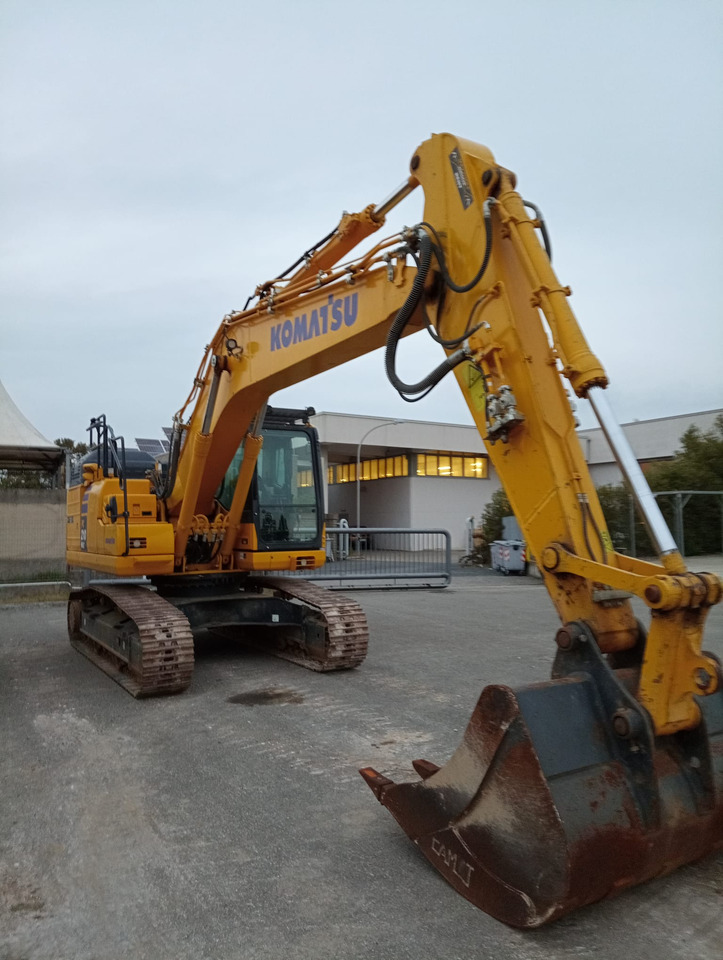 KOMATSU PC210 NLC-11 - Excavator: picture 1 KOMATSU PC210 NLC-11 - Excavator: picture 1