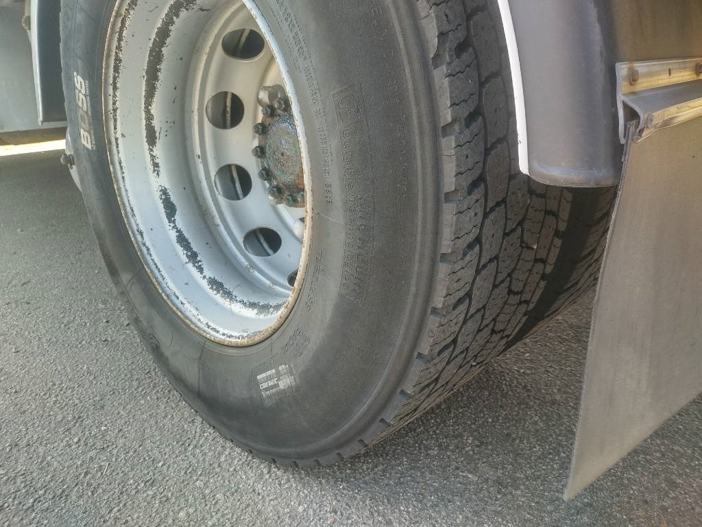 Leasing of Volvo FM9 4x2 8,40m pitkä kylkiaukeava kori Volvo FM9 4x2 8,40m pitkä kylkiaukeava kori: picture 11 Leasing of Volvo FM9 4x2 8,40m pitkä kylkiaukeava kori Volvo FM9 4x2 8,40m pitkä kylkiaukeava kori: picture 11