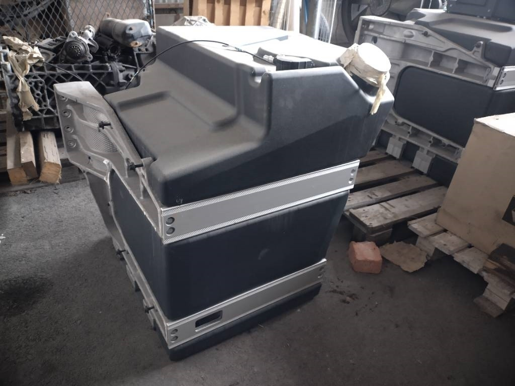 Volvo Polttoaine tankki 2+2  - Frame/ Chassis for Truck: picture 1 Volvo Polttoaine tankki 2+2  - Frame/ Chassis for Truck: picture 1