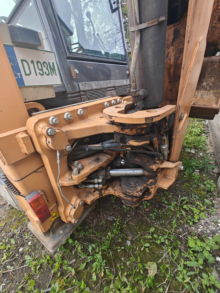 Backhoe loader CASE 580ST: picture 9