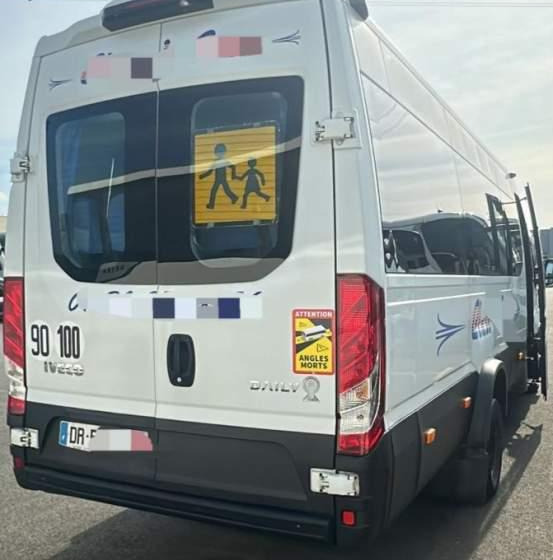 Iveco DAILY/ SPROWADZONE / 2X KLIMA / TV / 108 000 KM - Minibus, Passenger van: picture 2 Iveco DAILY/ SPROWADZONE / 2X KLIMA / TV / 108 000 KM - Minibus, Passenger van: picture 2