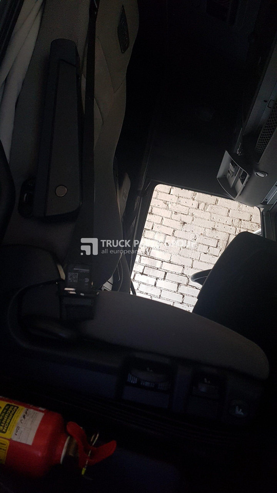 IVECO IVECO STRALIS EURO6 emission HY-WAY seats driver + passenger 13138430698, 504045441, 500389633, 500389418, 504196960 - Seat for Truck: picture 4 IVECO IVECO STRALIS EURO6 emission HY-WAY seats driver + passenger 13138430698, 504045441, 500389633, 500389418, 504196960 - Seat for Truck: picture 4