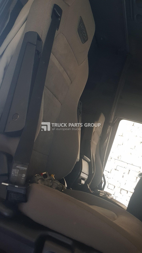 IVECO IVECO STRALIS EURO6 emission HY-WAY seats driver + passenger 13138430698, 504045441, 500389633, 500389418, 504196960 - Seat for Truck: picture 3 IVECO IVECO STRALIS EURO6 emission HY-WAY seats driver + passenger 13138430698, 504045441, 500389633, 500389418, 504196960 - Seat for Truck: picture 3