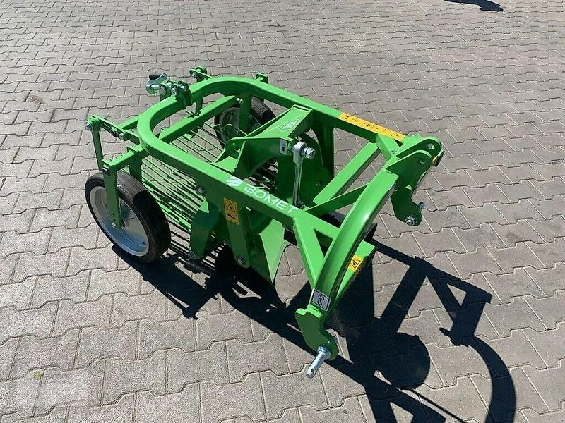 BOMET Kartoffelroder Bomet Z655/1 Kartoffel Roder Heckauswurf NEU - Potato equipment: picture 1 BOMET Kartoffelroder Bomet Z655/1 Kartoffel Roder Heckauswurf NEU - Potato equipment: picture 1