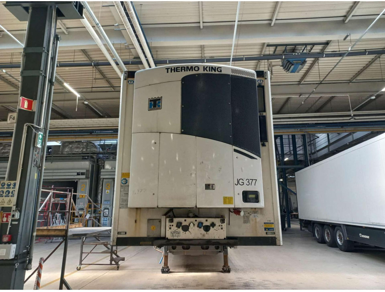 2018 Krone SDR Double Deck Cool Liner FP45 ThermoKing SLXi 300 Lifting Axle - Refrigerator semi-trailer: picture 4 2018 Krone SDR Double Deck Cool Liner FP45 ThermoKing SLXi 300 Lifting Axle - Refrigerator semi-trailer: picture 4