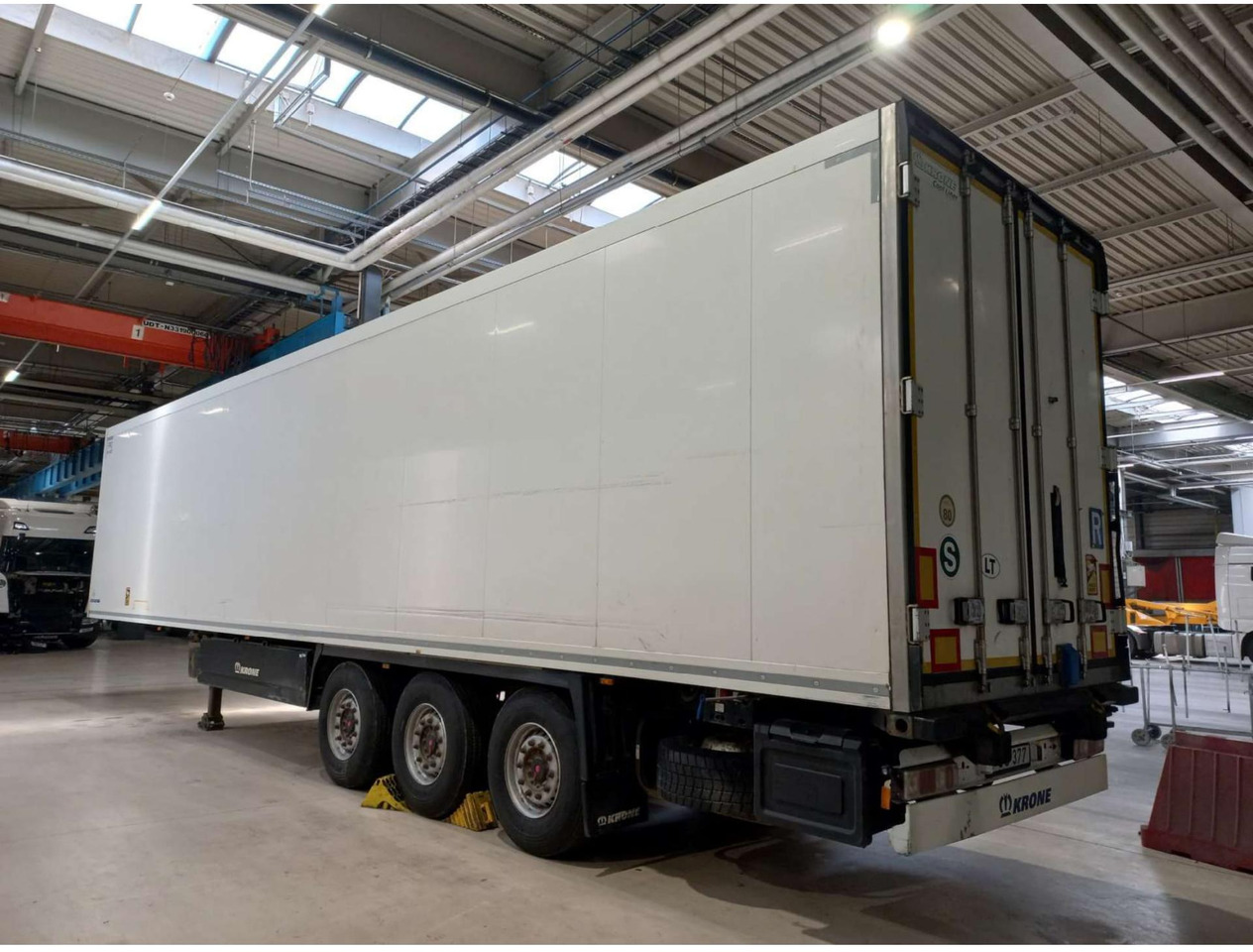 2018 Krone SDR Double Deck Cool Liner FP45 ThermoKing SLXi 300 Lifting Axle - Refrigerator semi-trailer: picture 5 2018 Krone SDR Double Deck Cool Liner FP45 ThermoKing SLXi 300 Lifting Axle - Refrigerator semi-trailer: picture 5