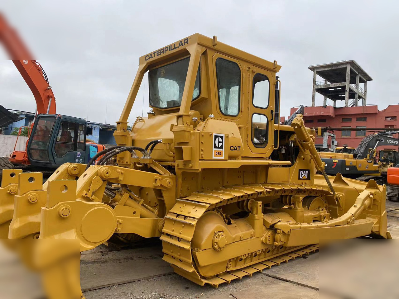 CATERPILLAR D8K - Bulldozer: picture 1 CATERPILLAR D8K - Bulldozer: picture 1