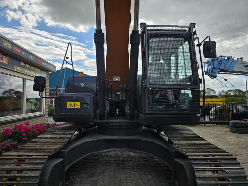 Crawler excavator Case CX220C: picture 7