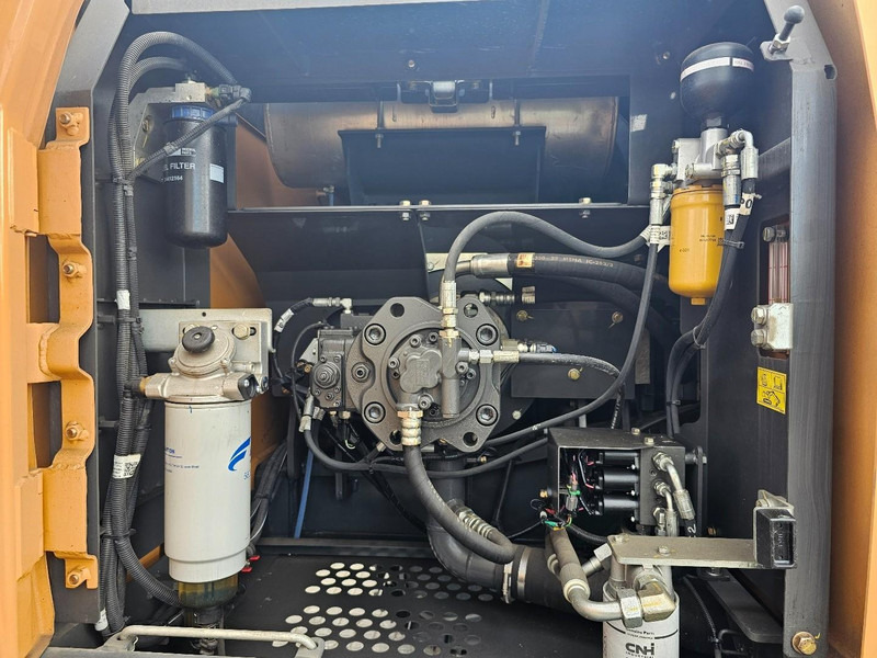 Crawler excavator Case CX220C: picture 13