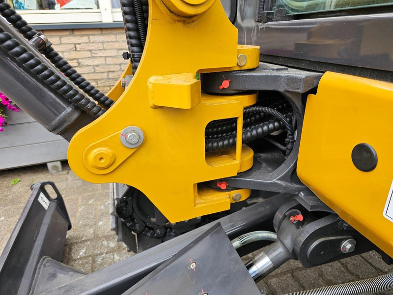 Mini excavator XCMG XE27U: picture 11