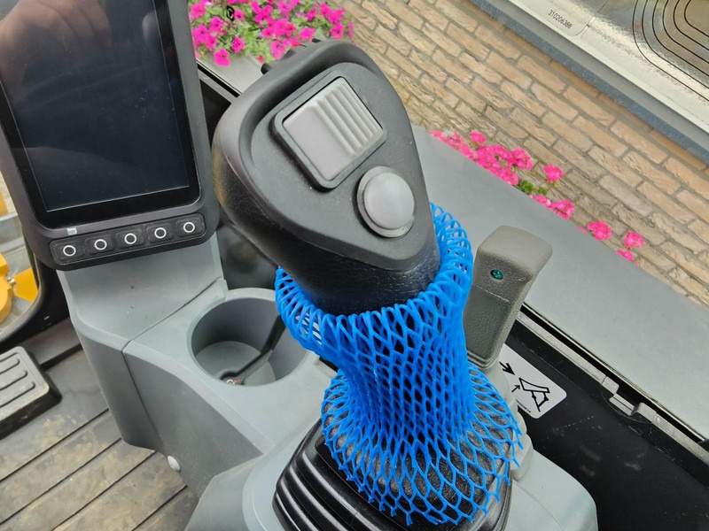 Mini excavator XCMG XE27U: picture 16