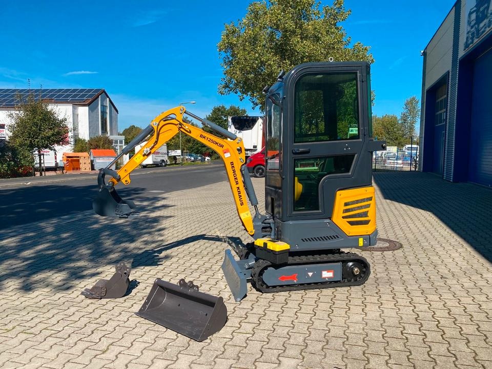 Minibagger BK1250KSR inkl. Schaufelpaket *INKL.19% MWST*KUBOTA*SCHWENKARM*VERSTELLFAHRW*SOFORT!* - Mini excavator: picture 3 Minibagger BK1250KSR inkl. Schaufelpaket *INKL.19% MWST*KUBOTA*SCHWENKARM*VERSTELLFAHRW*SOFORT!* - Mini excavator: picture 3