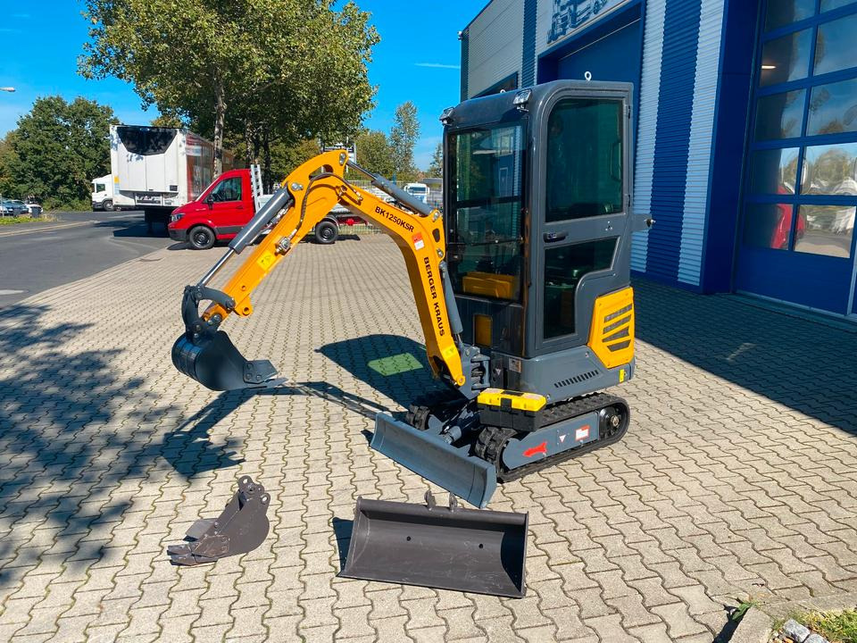 Minibagger BK1250KSR inkl. Schaufelpaket *INKL.19% MWST*KUBOTA*SCHWENKARM*VERSTELLFAHRW*SOFORT!* - Mini excavator: picture 1 Minibagger BK1250KSR inkl. Schaufelpaket *INKL.19% MWST*KUBOTA*SCHWENKARM*VERSTELLFAHRW*SOFORT!* - Mini excavator: picture 1