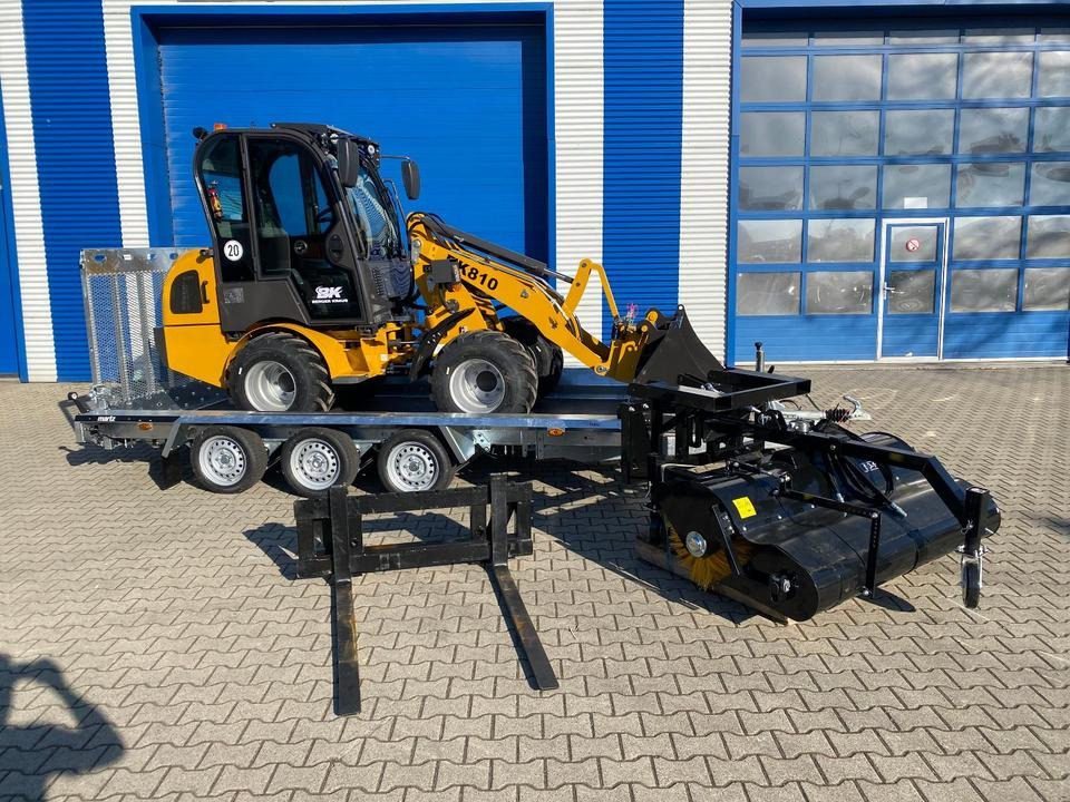 Radlader/Hoflader BK810 inkl. Tieflader und Kehrmaschinenpaket *INKL.19% MWST*BERGER KRAUS* KUBOTA*EURO*CE* - Compact loader: picture 1 Radlader/Hoflader BK810 inkl. Tieflader und Kehrmaschinenpaket *INKL.19% MWST*BERGER KRAUS* KUBOTA*EURO*CE* - Compact loader: picture 1