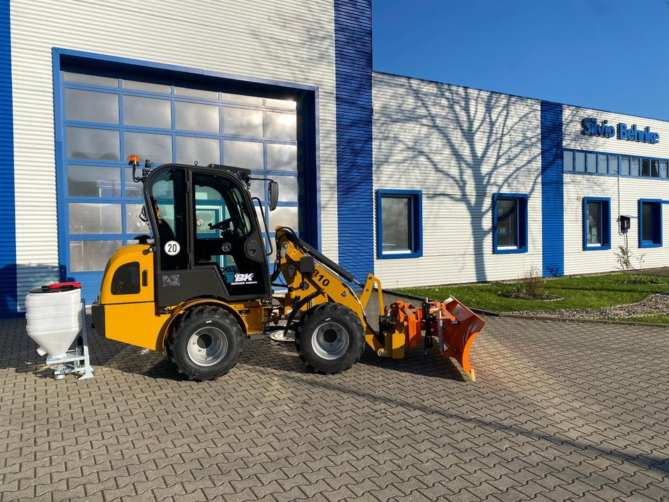 Radlader/Hoflader BK810 inkl. Winter-Komplettpaket *INKL.19% MWST*BERGER KRAUS* KUBOTA*EURO*CE* - Compact loader: picture 1 Radlader/Hoflader BK810 inkl. Winter-Komplettpaket *INKL.19% MWST*BERGER KRAUS* KUBOTA*EURO*CE* - Compact loader: picture 1