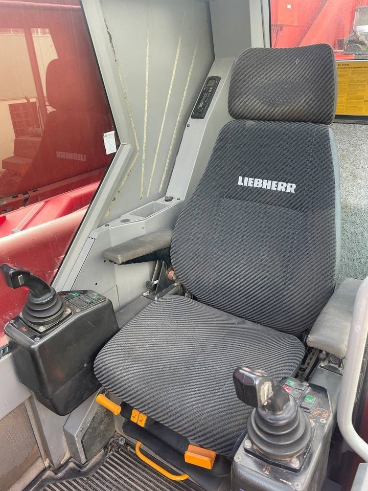 All terrain crane Liebherr LTM 1080-1: picture 10