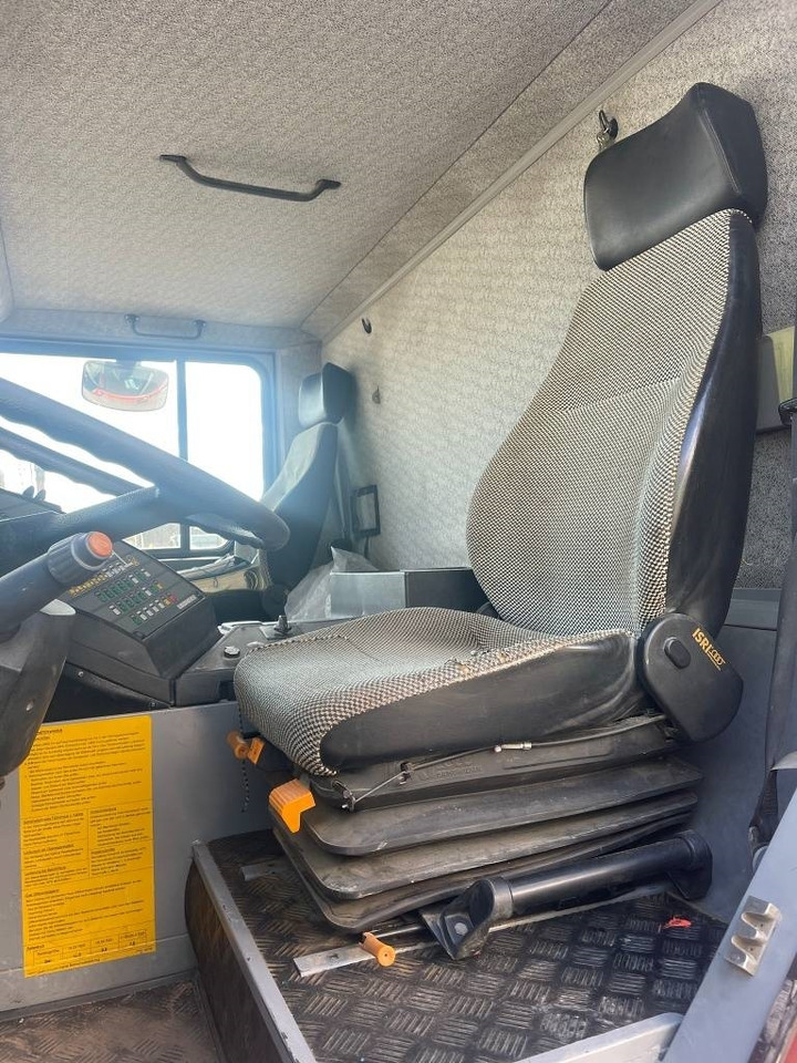 All terrain crane Liebherr LTM 1080-1: picture 9