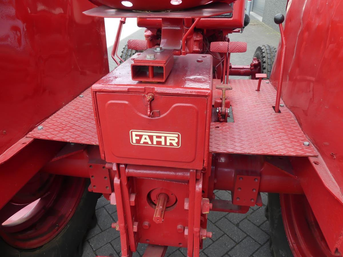 Farm tractor Fahr D45L: picture 14