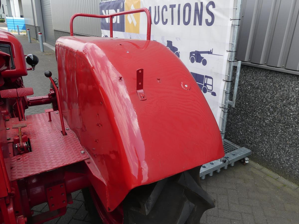 Farm tractor Fahr D45L: picture 12