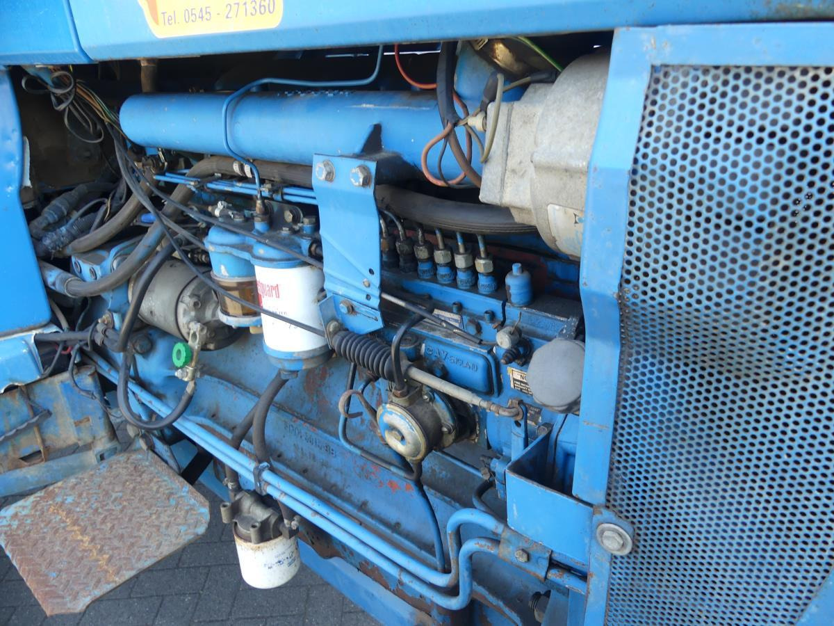 Farm tractor Ford 8210: picture 28