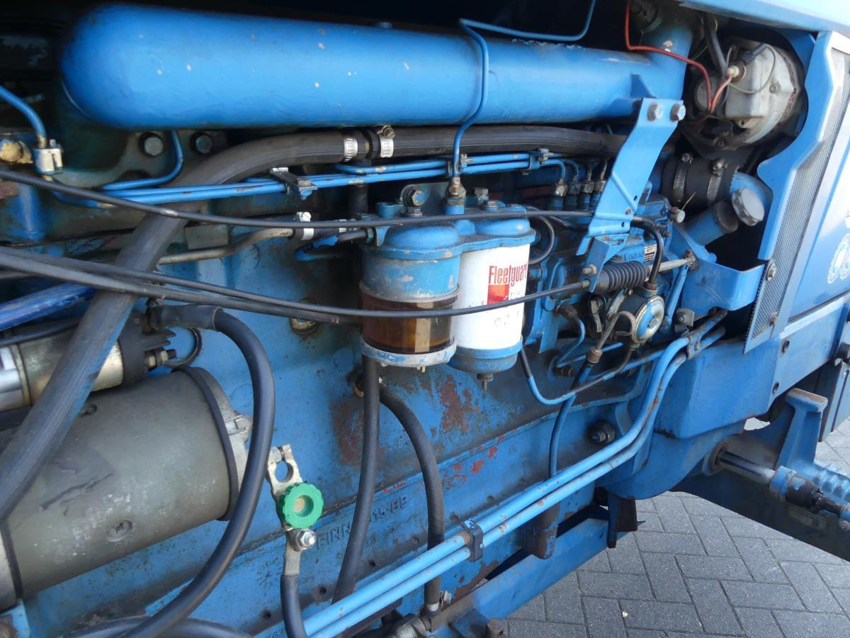 Farm tractor Ford 8210: picture 27
