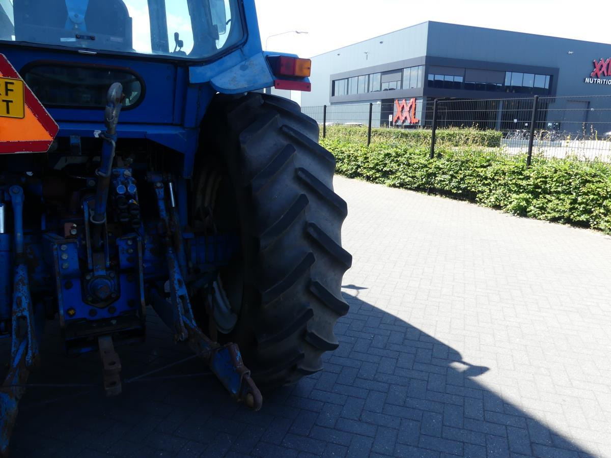 Farm tractor Ford 8210: picture 11