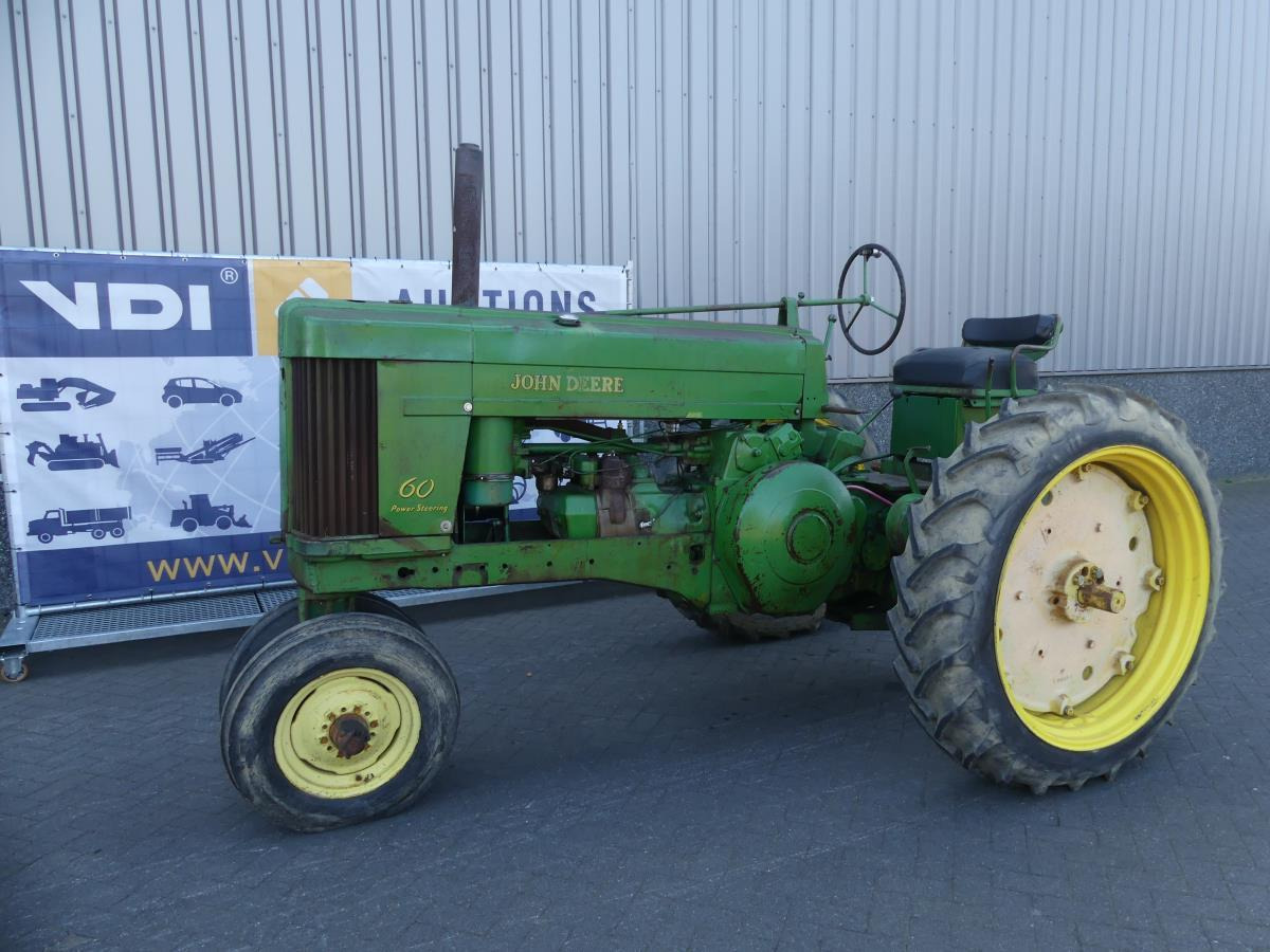 John-Deere 60 - Farm tractor: picture 2 John-Deere 60 - Farm tractor: picture 2