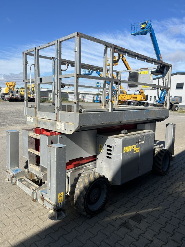 GENIE GS3369RT - Scissor lift: picture 2 GENIE GS3369RT - Scissor lift: picture 2