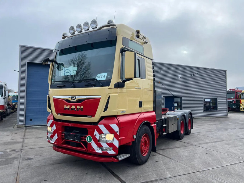 MAN TGX 33.640 6x4 BBS - Tractor unit: picture 2 MAN TGX 33.640 6x4 BBS - Tractor unit: picture 2