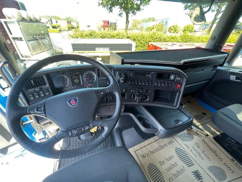 Interior photo 1: Leasing of Scania R520 V8 6x2-4 Scania R520 V8 6x2-4 Interior photo 1: Leasing of Scania R520 V8 6x2-4 Scania R520 V8 6x2-4