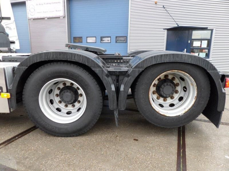 Tractor unit Volvo FH 540 6x2: picture 7