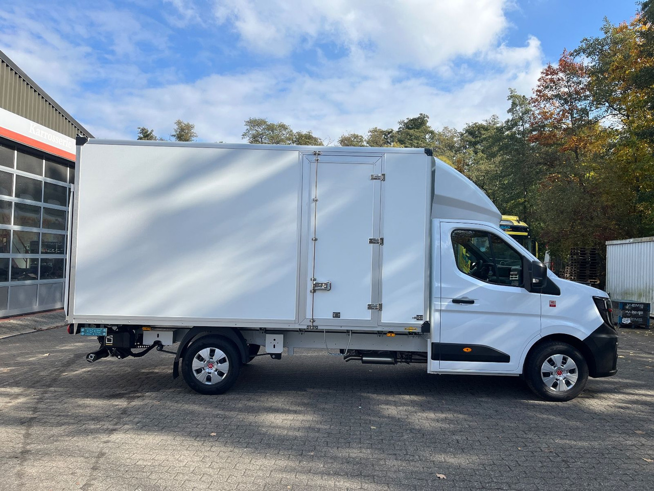 Renault MASTER MIT HUMBAUR KOFFERAUFBAU - Box van: picture 3 Renault MASTER MIT HUMBAUR KOFFERAUFBAU - Box van: picture 3