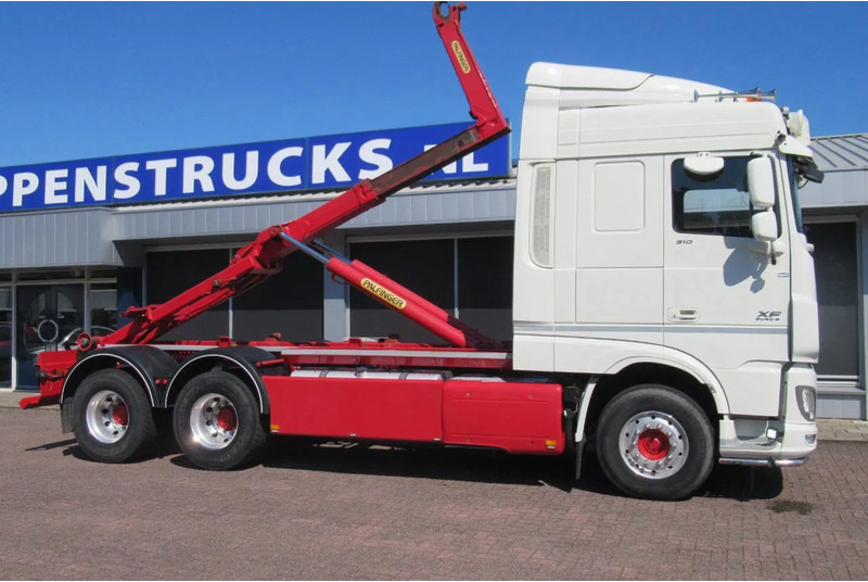 DAF XF 510 Fat 6x4 Euro 6 - Hook lift truck: picture 2 DAF XF 510 Fat 6x4 Euro 6 - Hook lift truck: picture 2