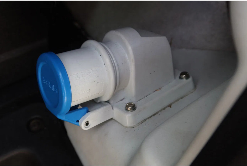 Refrigerated van Iveco Daily 35S16 Iveco 35S16 L3/H2 Koel/Vries/ verwarmen Carrier Xarios 350 + 220 volt nacht aansluiting: picture 15 Refrigerated van Iveco Daily 35S16 Iveco 35S16 L3/H2 Koel/Vries/ verwarmen Carrier Xarios 350 + 220 volt nacht aansluiting: picture 15